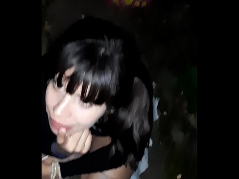 ❤️ 거리에서 사탕과 교환으로 부어오른 페니스 포르노 vk ko.liporno.ru에서 ☑