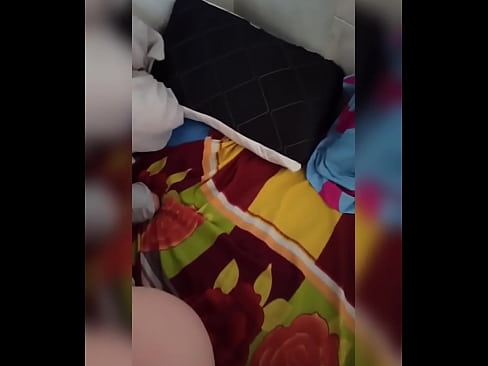 ❤️ 내 룸메이트는 남편이 휴가를 가기 때문에 집에 혼자 있고 나는 기회를 잡고 그녀와 섹스하고 그녀의 엉덩이를 우유로 채 웁니다. 포르노 vk ko.liporno.ru에서 ☑
